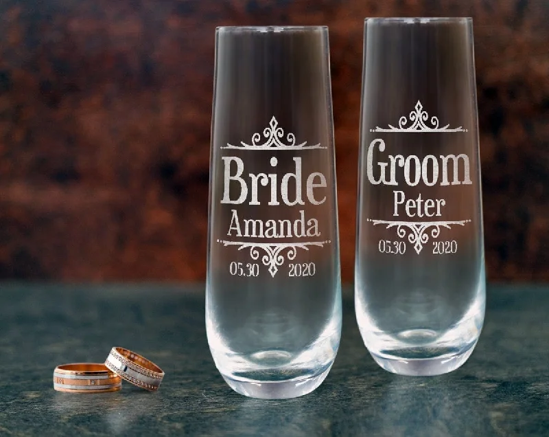 Bride Groom Rustic Design Set of 2 Flute Glasses Wedding Party Decoration Rehearsal Dinner Toasting Flutes Bridal Shower Personalized Gift