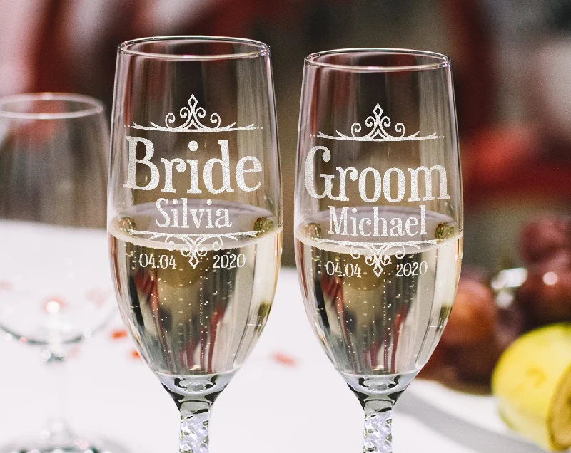 Bride Groom Rustic Design Set of 2 Flutes Glasses Wedding Party Decoration Rehearsal Dinner Toasting Flute Bridal Shower Personalized Gift